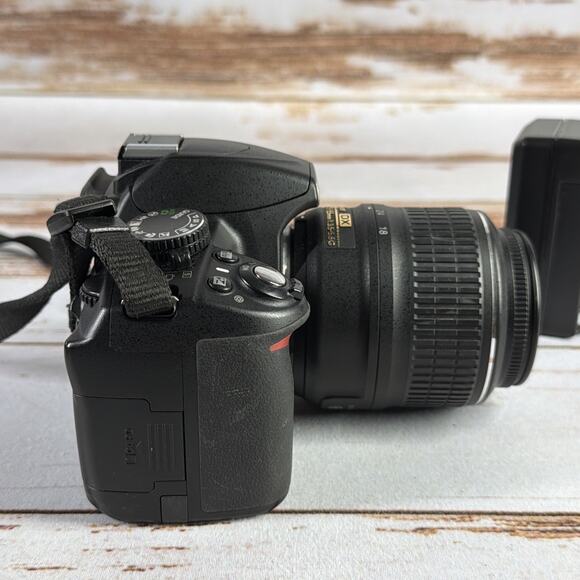 Nikon D3100 14.2MP DSLR Camera w/ 18-55mm VR Lens – Shutter Count 8032 - Picture 5 of 8